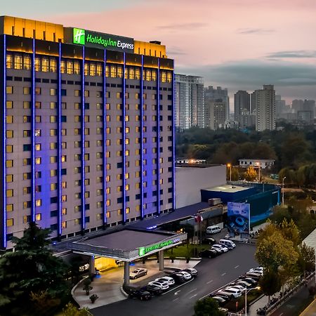 Holiday Inn Express Zhengzhou Zhongzhou By Ihg Exterior photo
