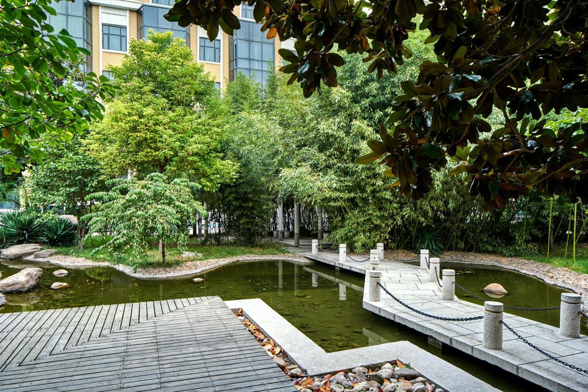 Holiday Inn Express Zhengzhou Zhongzhou By Ihg Exterior photo